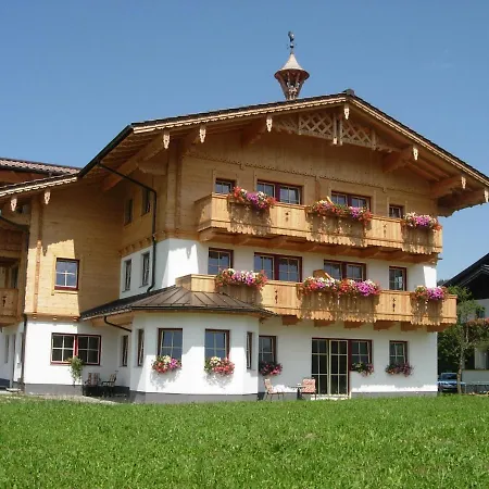 Feriengut Fingerhof Apartamento *